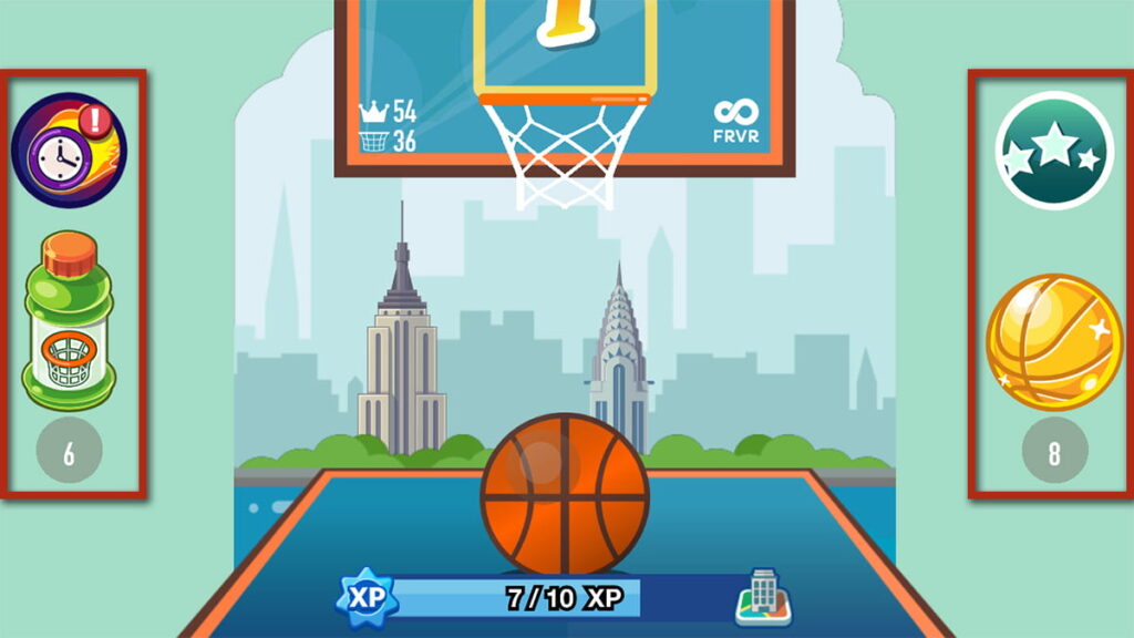 Image of the FRVR Basketball interface, with the Power-ups icons marked inside red squares on both sides of the screen.