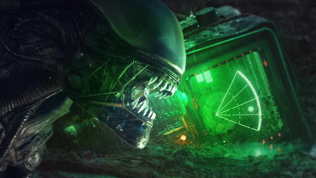 Alien Isolation 2 motion tracker next to Xenomorph