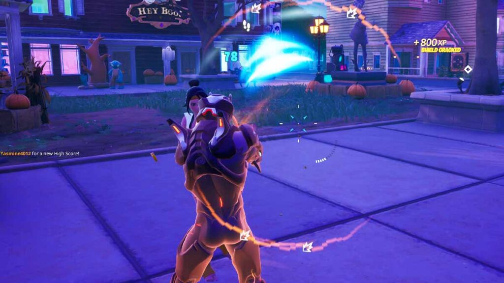 Fortnite players fighting